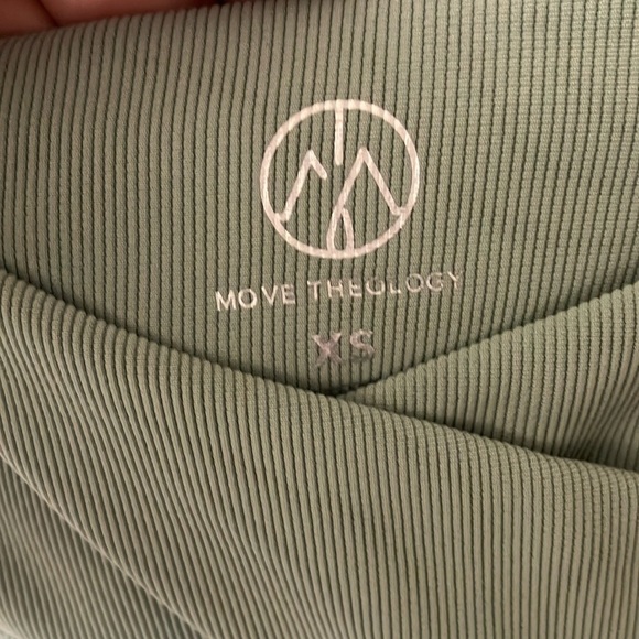 Move Technology: Tulip Waistband Wide Leg Crop Yoga Pants- XS - Picture 2 of 16